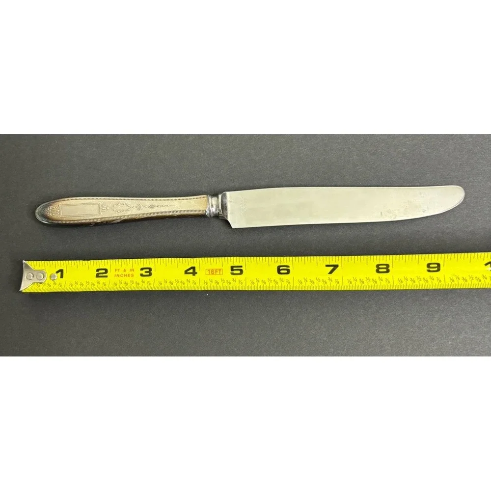 8 Oneida Community Grosvenor Dinner Knives Silverplate 9 1/2